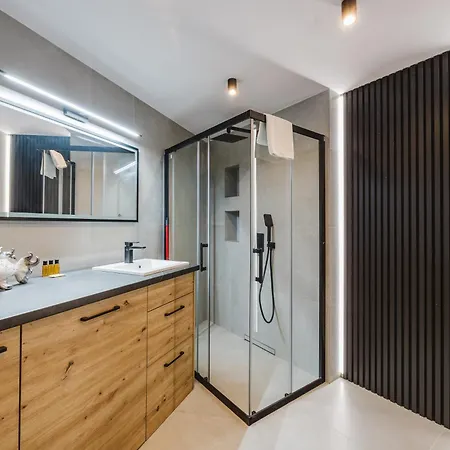 Osiedle Piastowskie Mezzanine By Bookinghost Lägenhet *