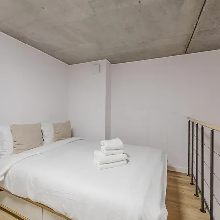 Osiedle Piastowskie Mezzanine By Bookinghost * Poznań