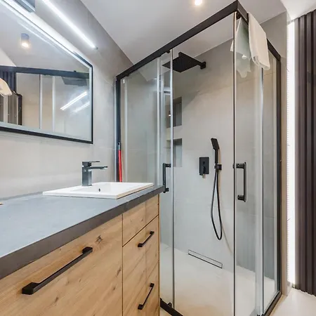 Lägenhet Osiedle Piastowskie Mezzanine By Bookinghost Poznań